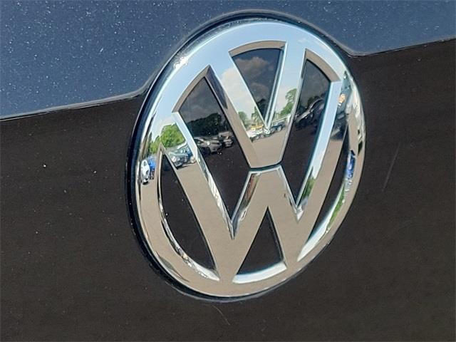 2021 Volkswagen Tiguan 2.0T SE R-Line Black, available for sale in Stratford, Connecticut | Wiz Leasing Inc. Stratford, Connecticut 2021 Volkswagen Tiguan 2.0T SE R-Line Black, available for sale in Stratford, Connecticut | Wiz Leasing Inc. Stratford, Connecticut