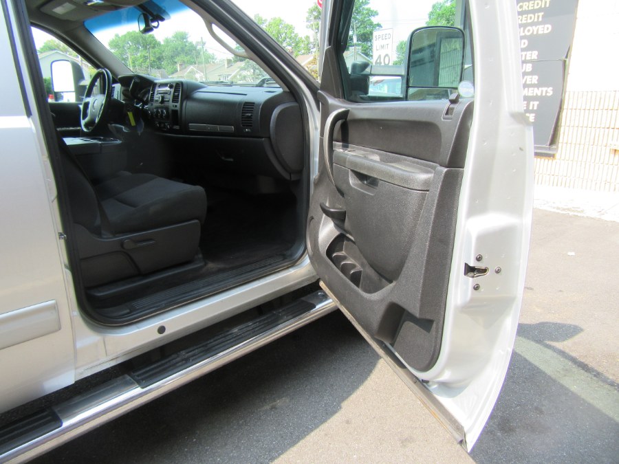 2013 GMC Sierra 2500HD 4WD Crew Cab 153.7" SLE, available for sale in Little Ferry, New Jersey | Royalty Auto Sales. Little Ferry, New Jersey 2013 GMC Sierra 2500HD 4WD Crew Cab 153.7" SLE, available for sale in Little Ferry, New Jersey | Royalty Auto Sales. Little Ferry, New Jersey