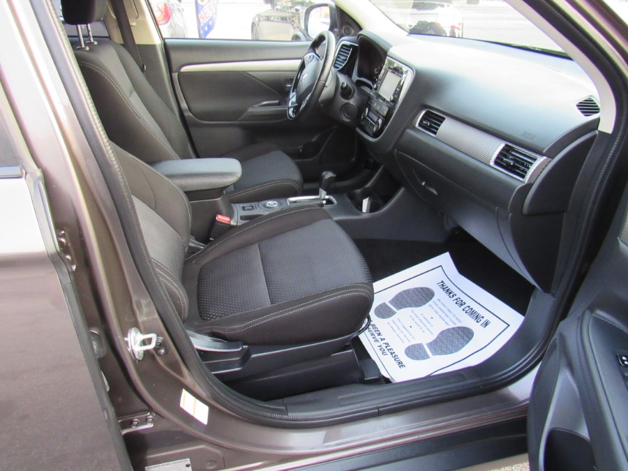 2016 Mitsubishi Outlander SE, available for sale in Worcester, Massachusetts | Hilario's Auto Sales Inc.. Worcester, Massachusetts 2016 Mitsubishi Outlander SE, available for sale in Worcester, Massachusetts | Hilario's Auto Sales Inc.. Worcester, Massachusetts