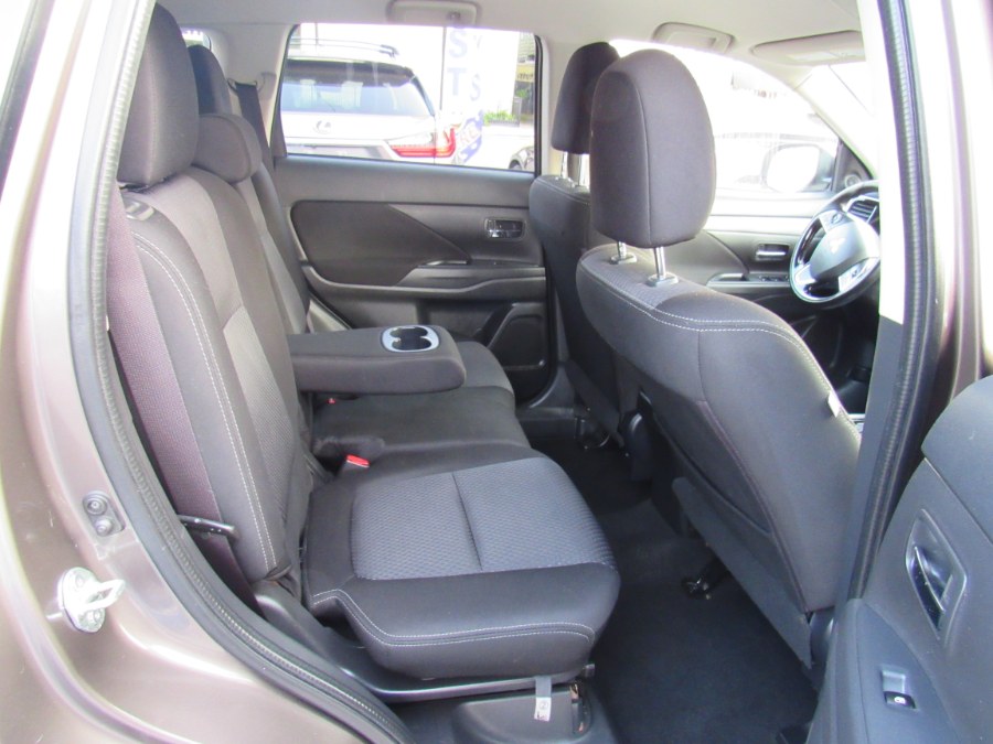 2016 Mitsubishi Outlander SE, available for sale in Worcester, Massachusetts | Hilario's Auto Sales Inc.. Worcester, Massachusetts 2016 Mitsubishi Outlander SE, available for sale in Worcester, Massachusetts | Hilario's Auto Sales Inc.. Worcester, Massachusetts
