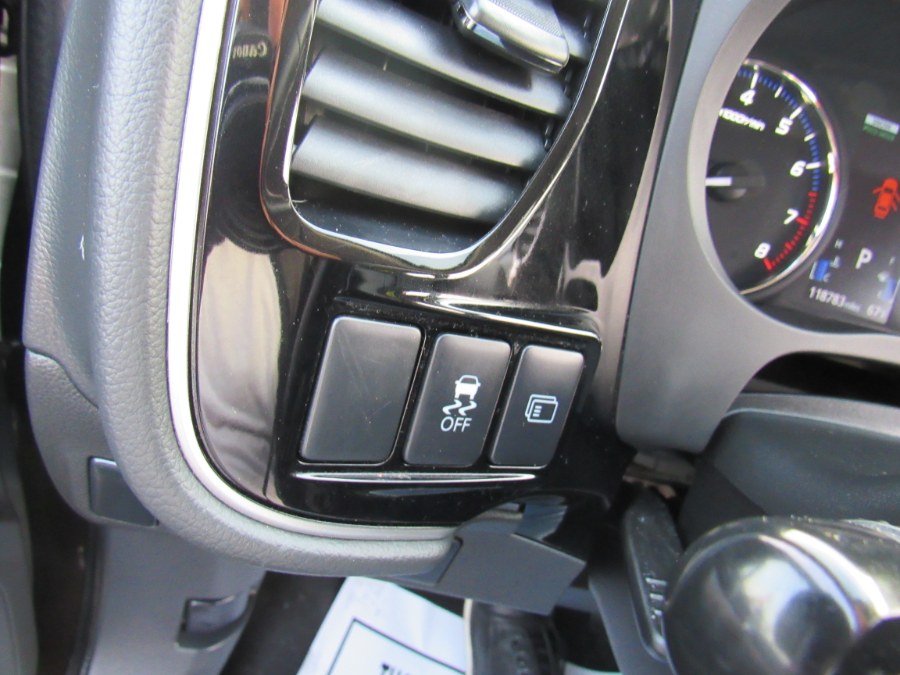 2016 Mitsubishi Outlander SE, available for sale in Worcester, Massachusetts | Hilario's Auto Sales Inc.. Worcester, Massachusetts 2016 Mitsubishi Outlander SE, available for sale in Worcester, Massachusetts | Hilario's Auto Sales Inc.. Worcester, Massachusetts
