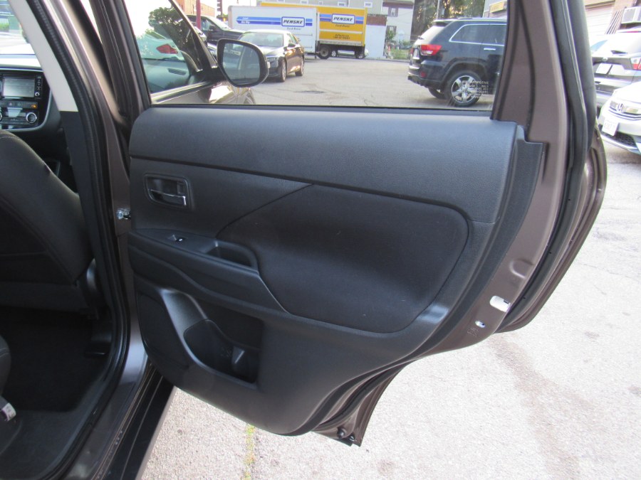 2016 Mitsubishi Outlander SE, available for sale in Worcester, Massachusetts | Hilario's Auto Sales Inc.. Worcester, Massachusetts 2016 Mitsubishi Outlander SE, available for sale in Worcester, Massachusetts | Hilario's Auto Sales Inc.. Worcester, Massachusetts