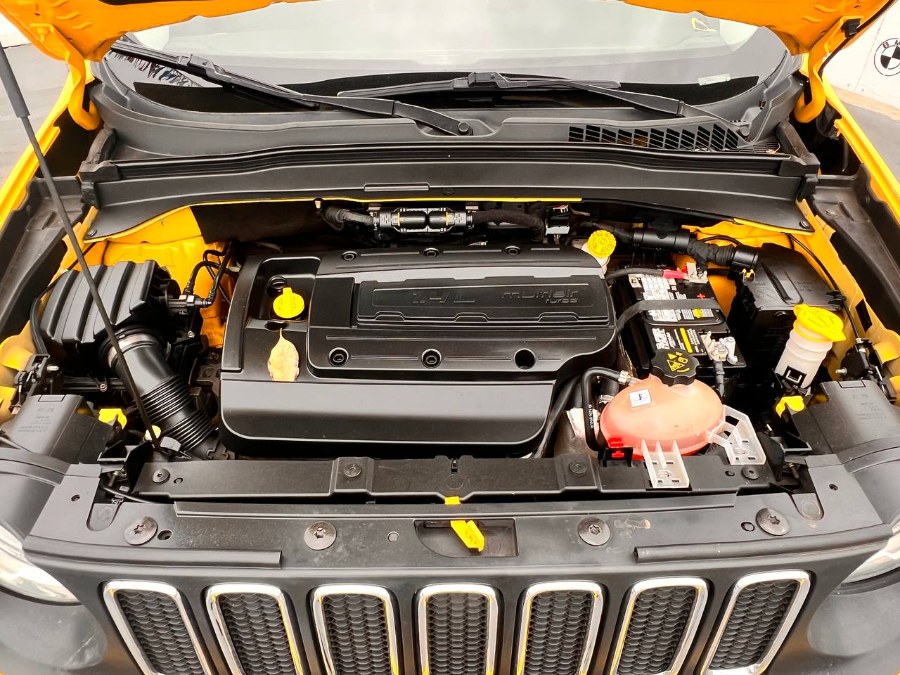 2015 Jeep Renegade FWD 4dr Latitude, available for sale in Santa Ana, California | Auto Max Of Santa Ana. Santa Ana, California 2015 Jeep Renegade FWD 4dr Latitude, available for sale in Santa Ana, California | Auto Max Of Santa Ana. Santa Ana, California