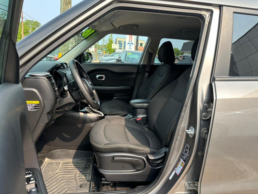 2016 Kia Soul 5dr Wgn Auto +, available for sale in Manchester, Connecticut | Carsonmain LLC. Manchester, Connecticut 2016 Kia Soul 5dr Wgn Auto +, available for sale in Manchester, Connecticut | Carsonmain LLC. Manchester, Connecticut