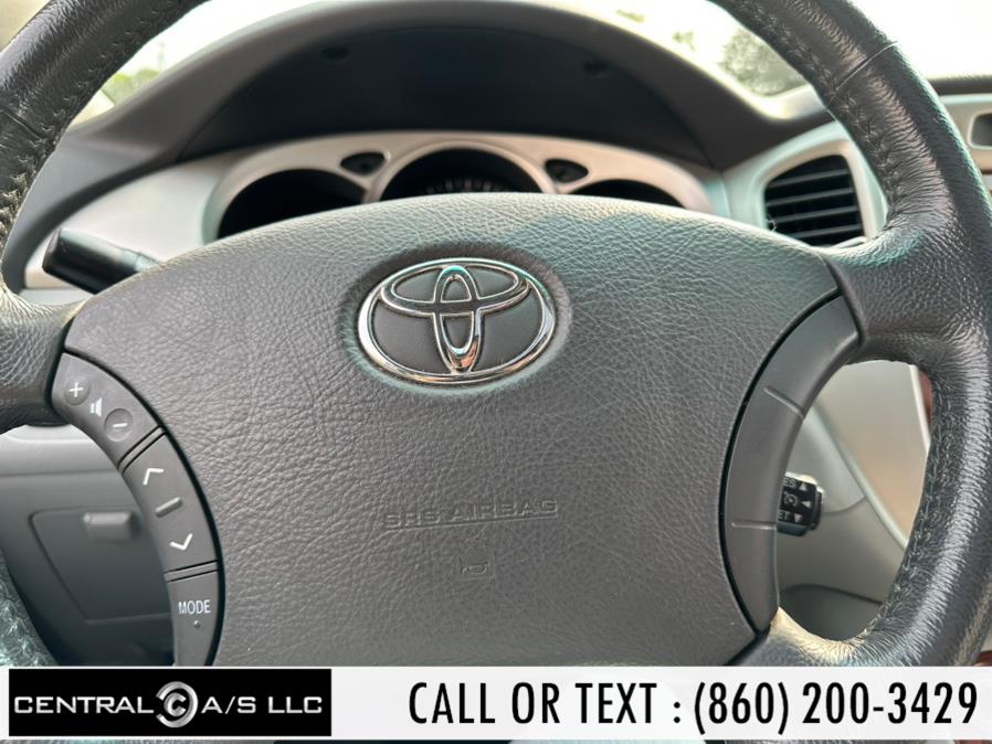 2005 Toyota Highlander 4dr V6 4WD w/3rd Row, available for sale in East Windsor, Connecticut | Central A/S LLC. East Windsor, Connecticut 2005 Toyota Highlander 4dr V6 4WD w/3rd Row, available for sale in East Windsor, Connecticut | Central A/S LLC. East Windsor, Connecticut