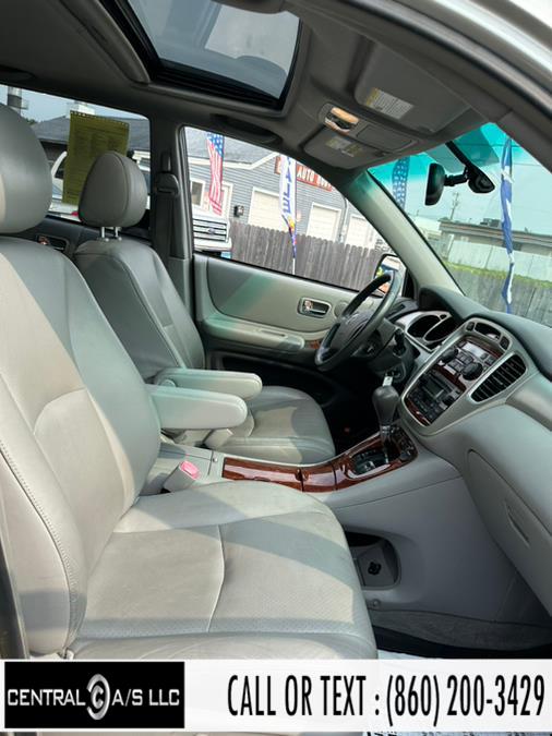 2005 Toyota Highlander 4dr V6 4WD w/3rd Row, available for sale in East Windsor, Connecticut | Central A/S LLC. East Windsor, Connecticut 2005 Toyota Highlander 4dr V6 4WD w/3rd Row, available for sale in East Windsor, Connecticut | Central A/S LLC. East Windsor, Connecticut