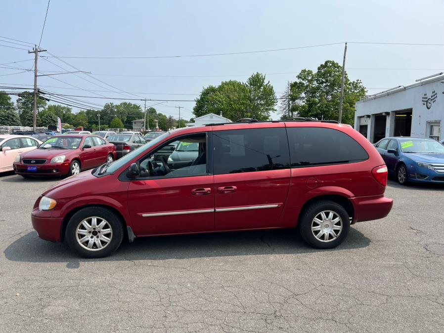 2005 Chrysler Town & Country 4dr LWB Touring FWD, available for sale in East Windsor, Connecticut | CT Car Co LLC. East Windsor, Connecticut 2005 Chrysler Town & Country 4dr LWB Touring FWD, available for sale in East Windsor, Connecticut | CT Car Co LLC. East Windsor, Connecticut