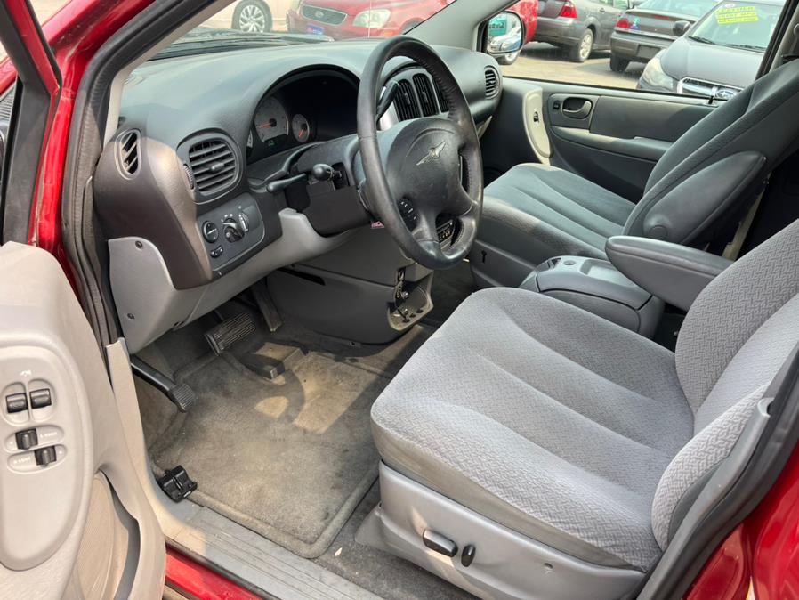 2005 Chrysler Town & Country 4dr LWB Touring FWD, available for sale in East Windsor, Connecticut | CT Car Co LLC. East Windsor, Connecticut 2005 Chrysler Town & Country 4dr LWB Touring FWD, available for sale in East Windsor, Connecticut | CT Car Co LLC. East Windsor, Connecticut