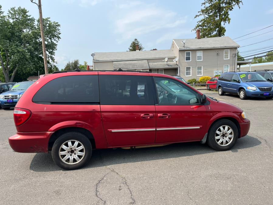 2005 Chrysler Town & Country 4dr LWB Touring FWD, available for sale in East Windsor, Connecticut | CT Car Co LLC. East Windsor, Connecticut 2005 Chrysler Town & Country 4dr LWB Touring FWD, available for sale in East Windsor, Connecticut | CT Car Co LLC. East Windsor, Connecticut