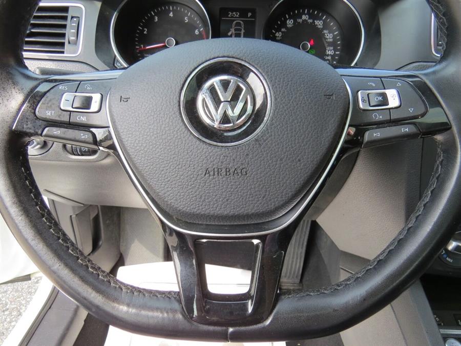2017 Volkswagen Jetta 1.4T SE 4dr Sedan 6A, available for sale in Auburn, Maine | Lake City Exports Inc. Auburn, Maine 2017 Volkswagen Jetta 1.4T SE 4dr Sedan 6A, available for sale in Auburn, Maine | Lake City Exports Inc. Auburn, Maine