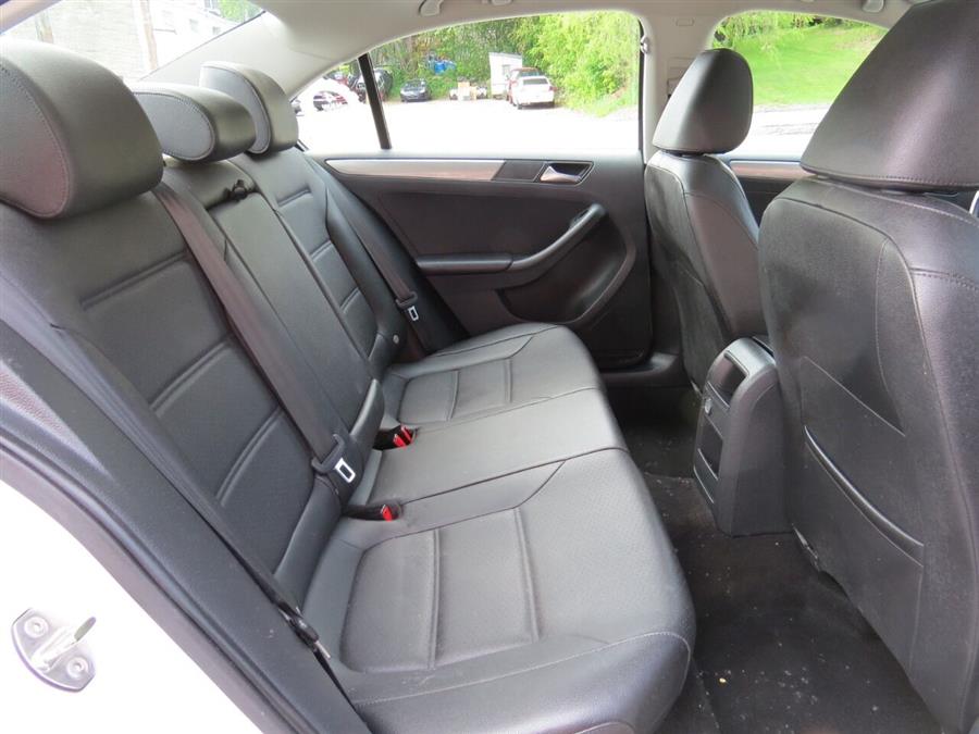 2017 Volkswagen Jetta 1.4T SE 4dr Sedan 6A, available for sale in Auburn, Maine | Lake City Exports Inc. Auburn, Maine 2017 Volkswagen Jetta 1.4T SE 4dr Sedan 6A, available for sale in Auburn, Maine | Lake City Exports Inc. Auburn, Maine