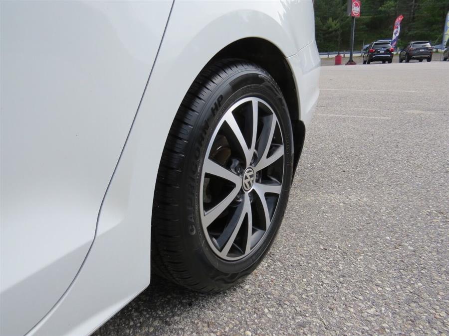 2017 Volkswagen Jetta 1.4T SE 4dr Sedan 6A, available for sale in Auburn, Maine | Lake City Exports Inc. Auburn, Maine 2017 Volkswagen Jetta 1.4T SE 4dr Sedan 6A, available for sale in Auburn, Maine | Lake City Exports Inc. Auburn, Maine