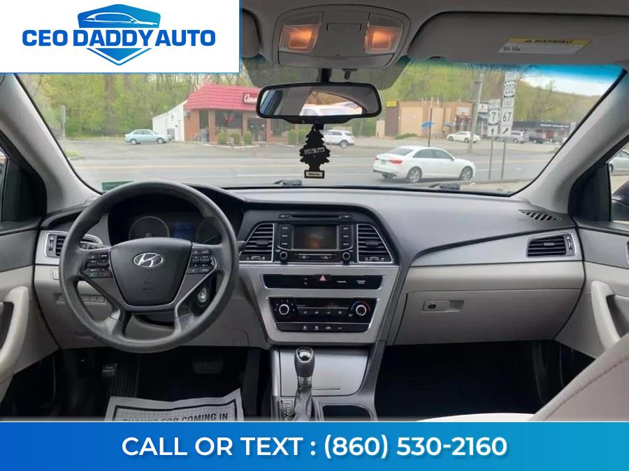 2015 Hyundai Sonata 4dr Sdn 2.4L SE PZEV, available for sale in Online only, Connecticut | CEO DADDY AUTO. Online only, Connecticut 2015 Hyundai Sonata 4dr Sdn 2.4L SE PZEV, available for sale in Online only, Connecticut | CEO DADDY AUTO. Online only, Connecticut