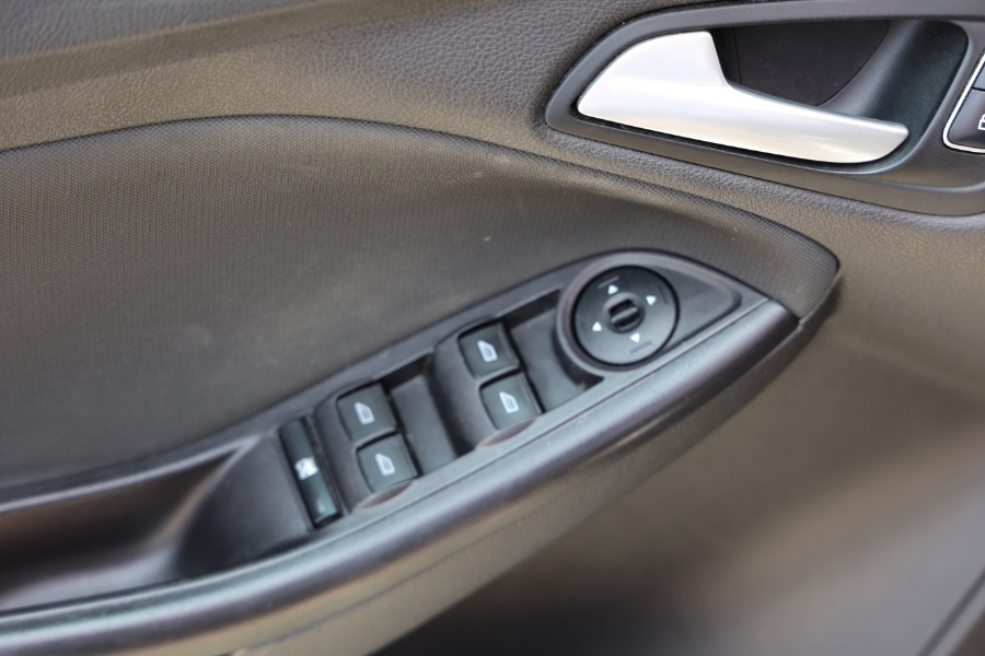 2016 Ford Focus 5dr HB SE, available for sale in Jamaica, New York | Hillside Auto Mall Inc.. Jamaica, New York 2016 Ford Focus 5dr HB SE, available for sale in Jamaica, New York | Hillside Auto Mall Inc.. Jamaica, New York