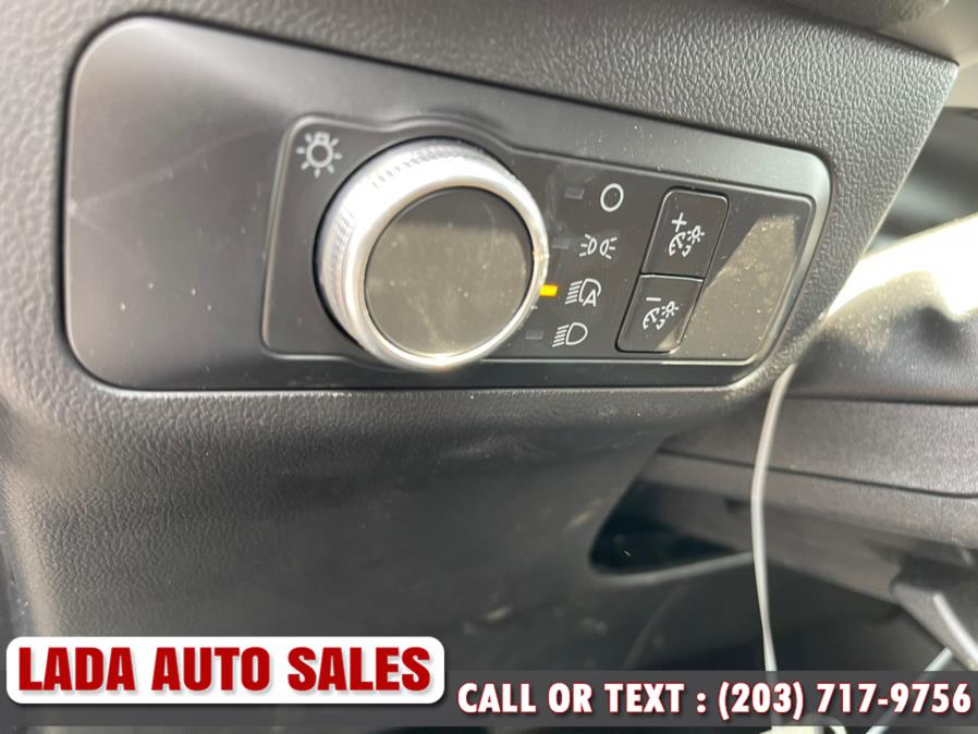 2020 Ford Escape SE AWD, available for sale in Bridgeport, Connecticut | Lada Auto Sales. Bridgeport, Connecticut 2020 Ford Escape SE AWD, available for sale in Bridgeport, Connecticut | Lada Auto Sales. Bridgeport, Connecticut