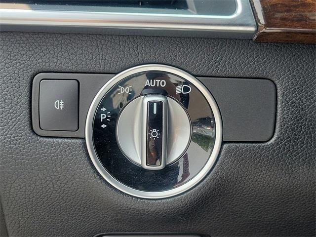 2013 Mercedes-benz M-class ML 350, available for sale in Stratford, Connecticut | Wiz Leasing Inc. Stratford, Connecticut 2013 Mercedes-benz M-class ML 350, available for sale in Stratford, Connecticut | Wiz Leasing Inc. Stratford, Connecticut