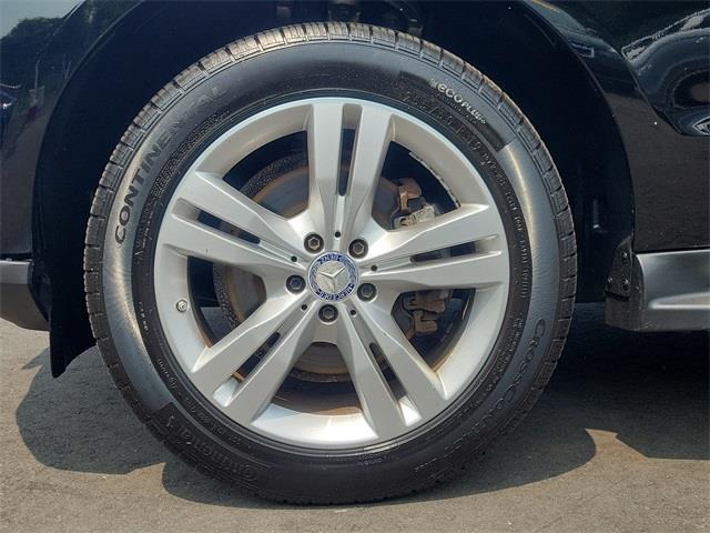 2013 Mercedes-benz M-class ML 350, available for sale in Stratford, Connecticut | Wiz Leasing Inc. Stratford, Connecticut 2013 Mercedes-benz M-class ML 350, available for sale in Stratford, Connecticut | Wiz Leasing Inc. Stratford, Connecticut