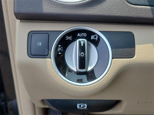 2013 Mercedes-benz C-class C 300, available for sale in Stratford, Connecticut | Wiz Leasing Inc. Stratford, Connecticut 2013 Mercedes-benz C-class C 300, available for sale in Stratford, Connecticut | Wiz Leasing Inc. Stratford, Connecticut