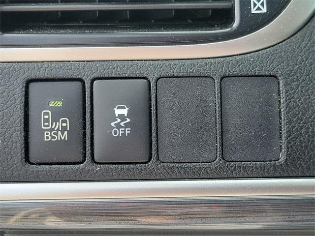 2012 Toyota Camry Hybrid XLE, available for sale in Stratford, Connecticut | Wiz Leasing Inc. Stratford, Connecticut 2012 Toyota Camry Hybrid XLE, available for sale in Stratford, Connecticut | Wiz Leasing Inc. Stratford, Connecticut
