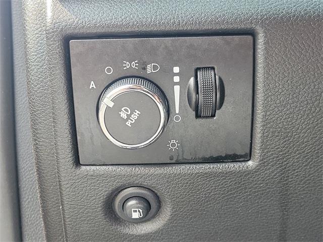 2013 Jeep Grand Cherokee Overland, available for sale in Stratford, Connecticut | Wiz Leasing Inc. Stratford, Connecticut 2013 Jeep Grand Cherokee Overland, available for sale in Stratford, Connecticut | Wiz Leasing Inc. Stratford, Connecticut