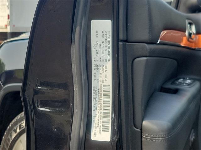 2013 Jeep Grand Cherokee Overland, available for sale in Stratford, Connecticut | Wiz Leasing Inc. Stratford, Connecticut 2013 Jeep Grand Cherokee Overland, available for sale in Stratford, Connecticut | Wiz Leasing Inc. Stratford, Connecticut
