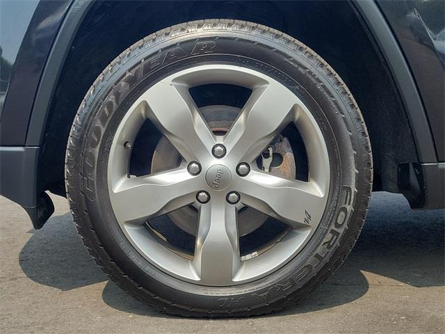 2013 Jeep Grand Cherokee Overland, available for sale in Stratford, Connecticut | Wiz Leasing Inc. Stratford, Connecticut 2013 Jeep Grand Cherokee Overland, available for sale in Stratford, Connecticut | Wiz Leasing Inc. Stratford, Connecticut