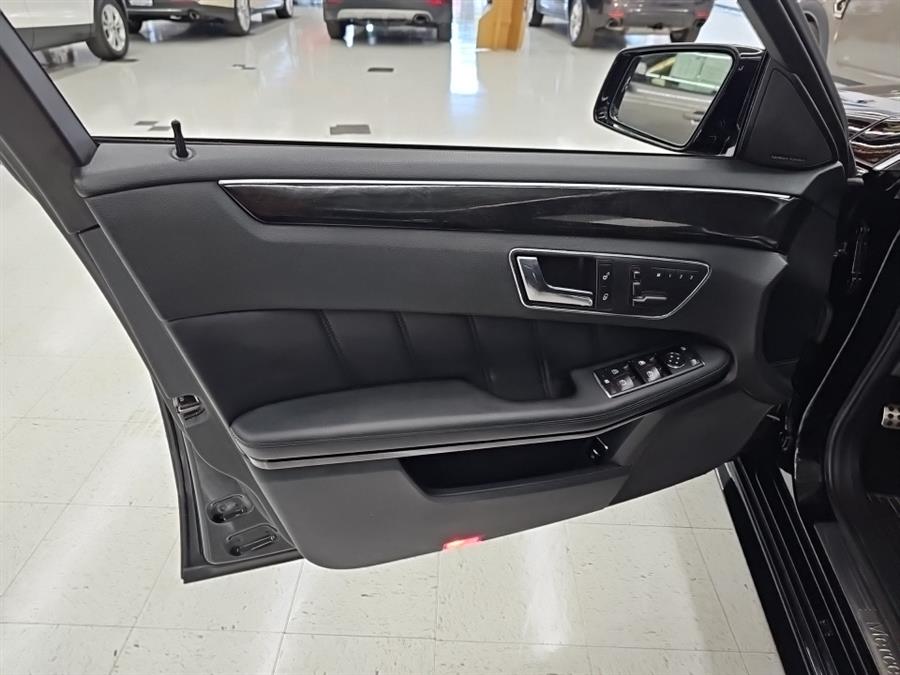 2010 Mercedes-Benz E-Class 4dr Sdn E 550 Sport 4MATIC, available for sale in West Haven, Connecticut | Auto Fair Inc.. West Haven, Connecticut 2010 Mercedes-Benz E-Class 4dr Sdn E 550 Sport 4MATIC, available for sale in West Haven, Connecticut | Auto Fair Inc.. West Haven, Connecticut