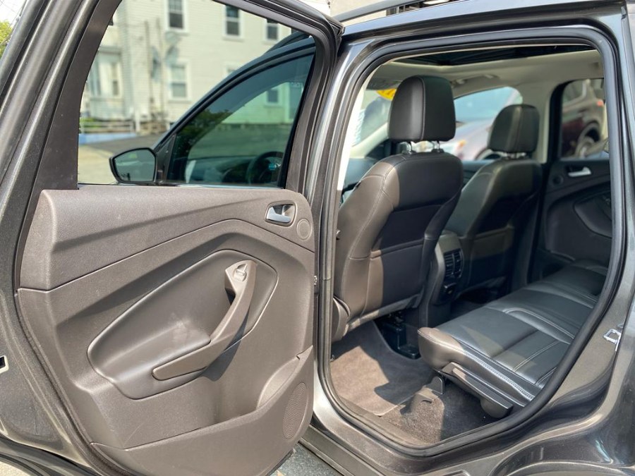 2017 Ford Escape SE 4WD, available for sale in Peabody, Massachusetts | New Star Motors. Peabody, Massachusetts 2017 Ford Escape SE 4WD, available for sale in Peabody, Massachusetts | New Star Motors. Peabody, Massachusetts