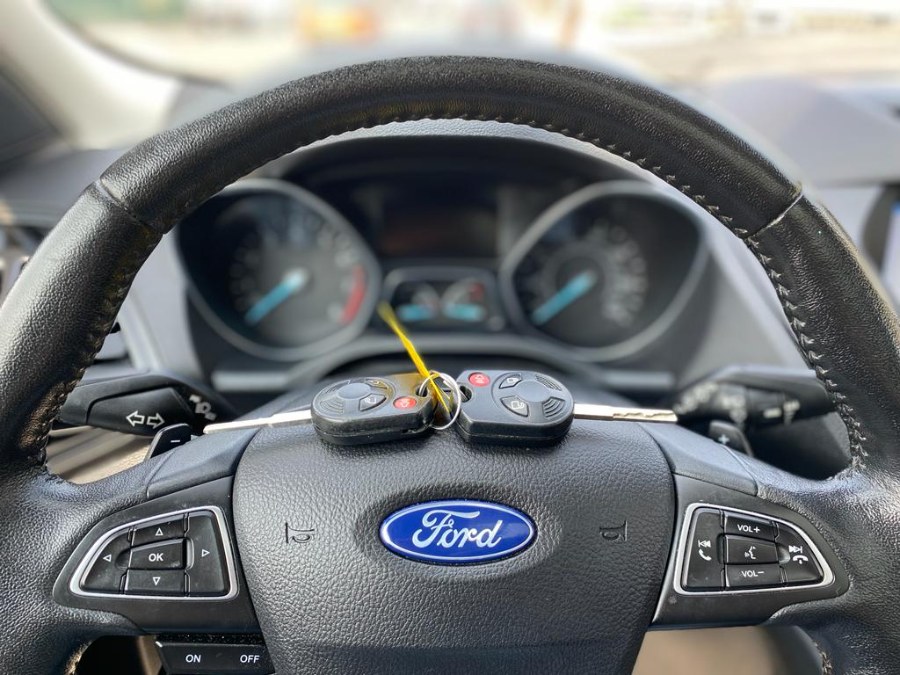 2017 Ford Escape SE 4WD, available for sale in Peabody, Massachusetts | New Star Motors. Peabody, Massachusetts 2017 Ford Escape SE 4WD, available for sale in Peabody, Massachusetts | New Star Motors. Peabody, Massachusetts