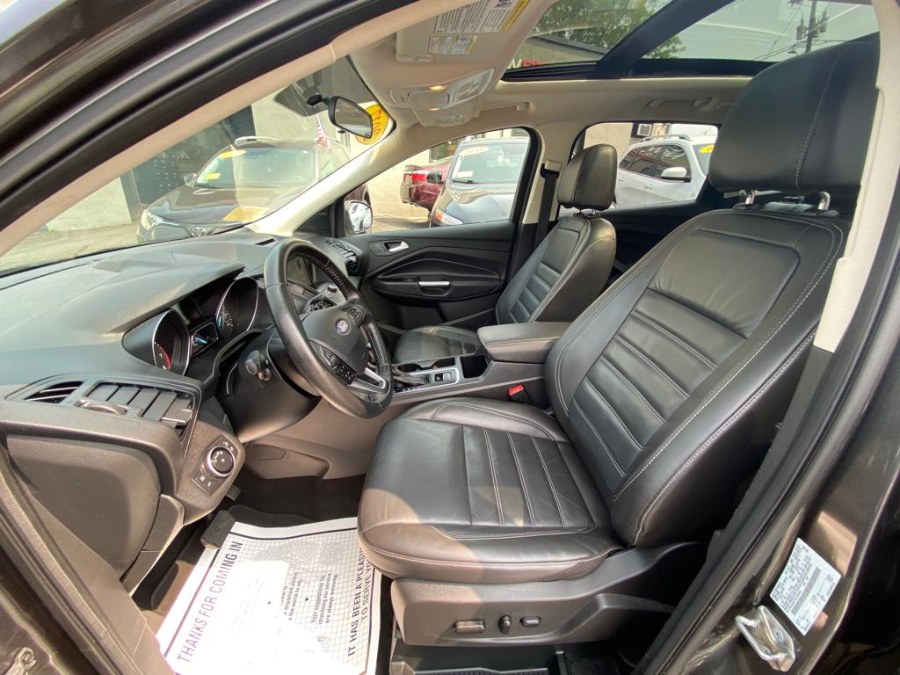 2017 Ford Escape SE 4WD, available for sale in Peabody, Massachusetts | New Star Motors. Peabody, Massachusetts 2017 Ford Escape SE 4WD, available for sale in Peabody, Massachusetts | New Star Motors. Peabody, Massachusetts