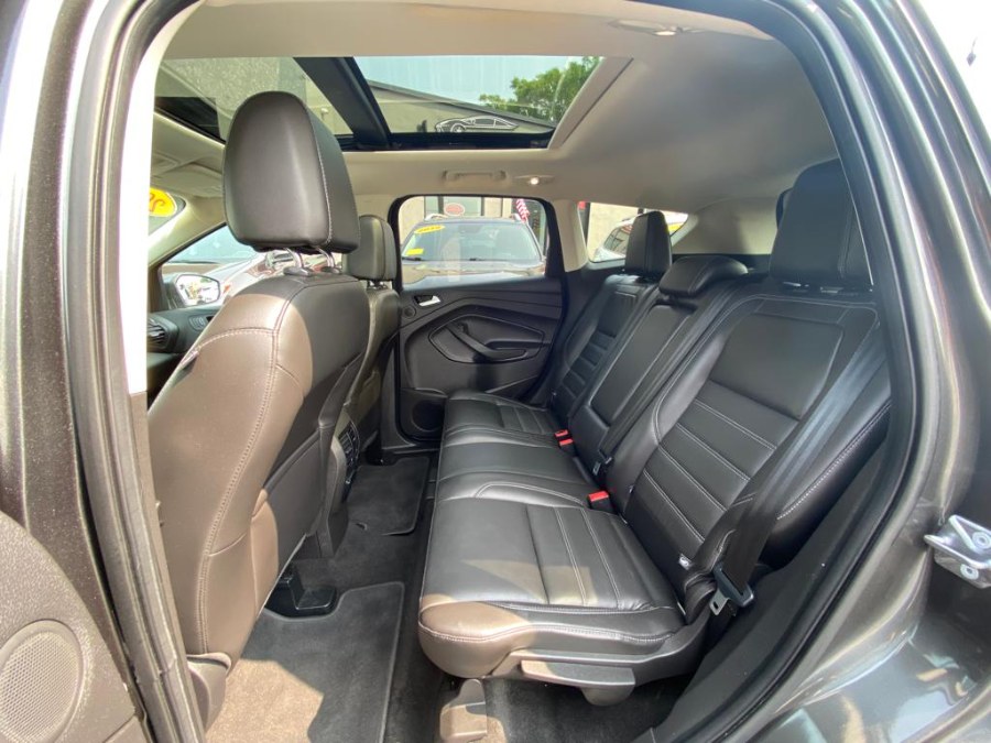 2017 Ford Escape SE 4WD, available for sale in Peabody, Massachusetts | New Star Motors. Peabody, Massachusetts 2017 Ford Escape SE 4WD, available for sale in Peabody, Massachusetts | New Star Motors. Peabody, Massachusetts