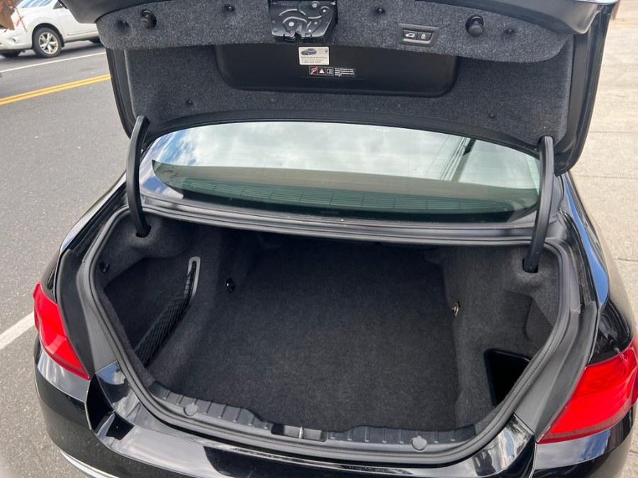 2014 BMW 5 Series 4dr Sdn 528i xDrive AWD, available for sale in Peabody, Massachusetts | New Star Motors. Peabody, Massachusetts 2014 BMW 5 Series 4dr Sdn 528i xDrive AWD, available for sale in Peabody, Massachusetts | New Star Motors. Peabody, Massachusetts