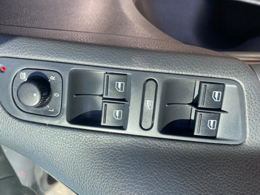 2009 Volkswagen Tiguan SE, available for sale in Bridgeport, Connecticut | CT Auto. Bridgeport, Connecticut 2009 Volkswagen Tiguan SE, available for sale in Bridgeport, Connecticut | CT Auto. Bridgeport, Connecticut