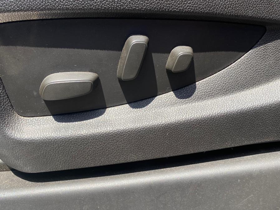 2015 GMC Yukon 4WD 4dr SLT, available for sale in Bridgeport, Connecticut | CT Auto. Bridgeport, Connecticut 2015 GMC Yukon 4WD 4dr SLT, available for sale in Bridgeport, Connecticut | CT Auto. Bridgeport, Connecticut