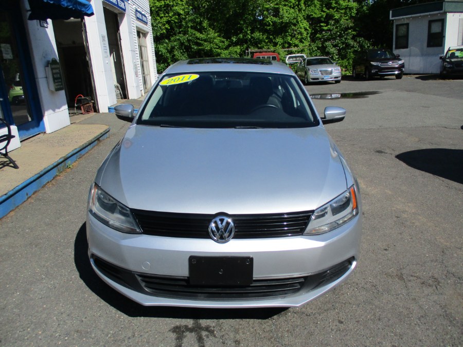 2011 Volkswagen Jetta Sedan 4dr Manual SE PZEV, available for sale in Meriden, Connecticut | Cos Central Auto. Meriden, Connecticut 2011 Volkswagen Jetta Sedan 4dr Manual SE PZEV, available for sale in Meriden, Connecticut | Cos Central Auto. Meriden, Connecticut