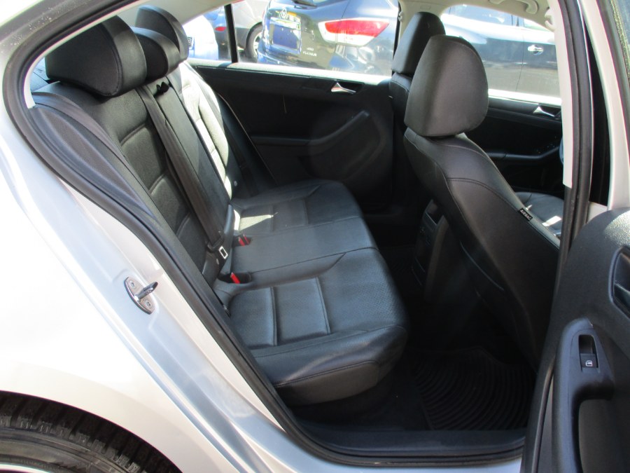2011 Volkswagen Jetta Sedan 4dr Manual SE PZEV, available for sale in Meriden, Connecticut | Cos Central Auto. Meriden, Connecticut 2011 Volkswagen Jetta Sedan 4dr Manual SE PZEV, available for sale in Meriden, Connecticut | Cos Central Auto. Meriden, Connecticut