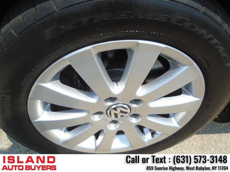 2008 Volkswagen Passat Turbo 4dr Sedan 6A, available for sale in West Babylon, New York | Island Auto Buyers. West Babylon, New York 2008 Volkswagen Passat Turbo 4dr Sedan 6A, available for sale in West Babylon, New York | Island Auto Buyers. West Babylon, New York