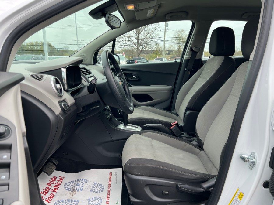 2015 Chevrolet Trax FWD 4dr LS w/1LS, available for sale in Ortonville, Michigan | Marsh Auto Sales LLC. Ortonville, Michigan 2015 Chevrolet Trax FWD 4dr LS w/1LS, available for sale in Ortonville, Michigan | Marsh Auto Sales LLC. Ortonville, Michigan