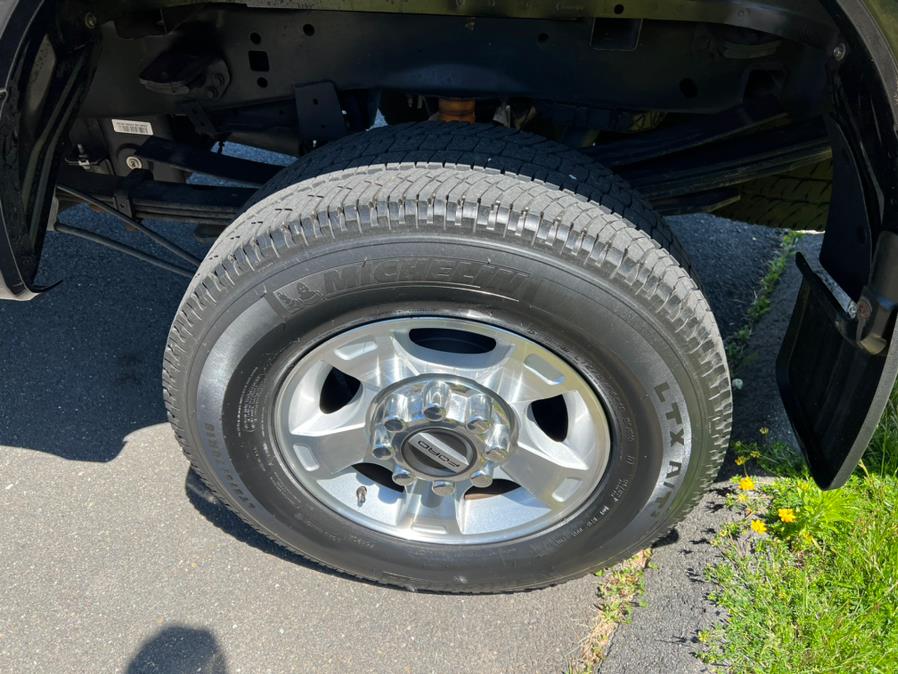 2017 Ford Super Duty F-350 SRW XLT 4WD Reg Cab 8'' Box, available for sale in Berlin, Connecticut | Tru Auto Mall. Berlin, Connecticut 2017 Ford Super Duty F-350 SRW XLT 4WD Reg Cab 8'' Box, available for sale in Berlin, Connecticut | Tru Auto Mall. Berlin, Connecticut