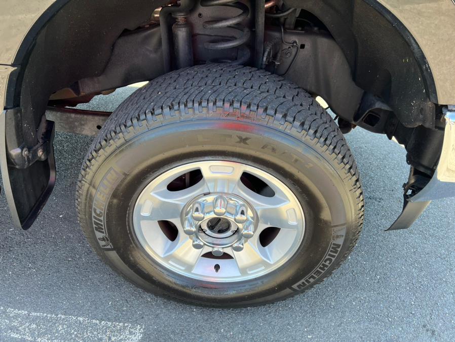 2017 Ford Super Duty F-350 SRW XLT 4WD Reg Cab 8'' Box, available for sale in Berlin, Connecticut | Tru Auto Mall. Berlin, Connecticut 2017 Ford Super Duty F-350 SRW XLT 4WD Reg Cab 8'' Box, available for sale in Berlin, Connecticut | Tru Auto Mall. Berlin, Connecticut