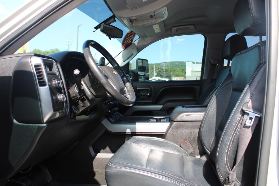 2017 Chevrolet Silverado 1500 4WD Crew Cab 143.5" LT w/2LT, available for sale in Plantsville, Connecticut | Auto House of Luxury. Plantsville, Connecticut 2017 Chevrolet Silverado 1500 4WD Crew Cab 143.5" LT w/2LT, available for sale in Plantsville, Connecticut | Auto House of Luxury. Plantsville, Connecticut