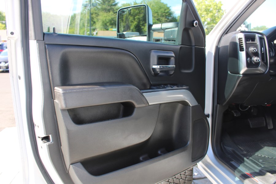 2017 Chevrolet Silverado 1500 4WD Crew Cab 143.5" LT w/2LT, available for sale in Plantsville, Connecticut | Auto House of Luxury. Plantsville, Connecticut 2017 Chevrolet Silverado 1500 4WD Crew Cab 143.5" LT w/2LT, available for sale in Plantsville, Connecticut | Auto House of Luxury. Plantsville, Connecticut