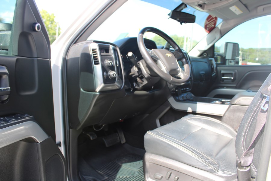 2017 Chevrolet Silverado 1500 4WD Crew Cab 143.5" LT w/2LT, available for sale in Plantsville, Connecticut | Auto House of Luxury. Plantsville, Connecticut 2017 Chevrolet Silverado 1500 4WD Crew Cab 143.5" LT w/2LT, available for sale in Plantsville, Connecticut | Auto House of Luxury. Plantsville, Connecticut