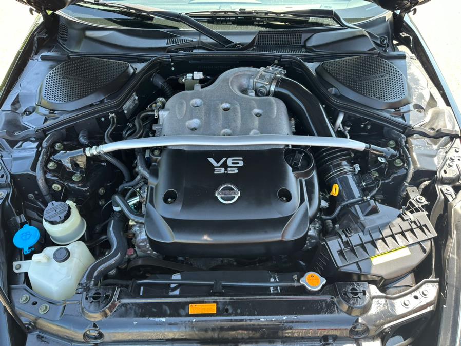 2006 Nissan 350Z 2dr Cpe Grand Touring Manual, available for sale in South Windsor, Connecticut | Mike And Tony Auto Sales, Inc. South Windsor, Connecticut 2006 Nissan 350Z 2dr Cpe Grand Touring Manual, available for sale in South Windsor, Connecticut | Mike And Tony Auto Sales, Inc. South Windsor, Connecticut