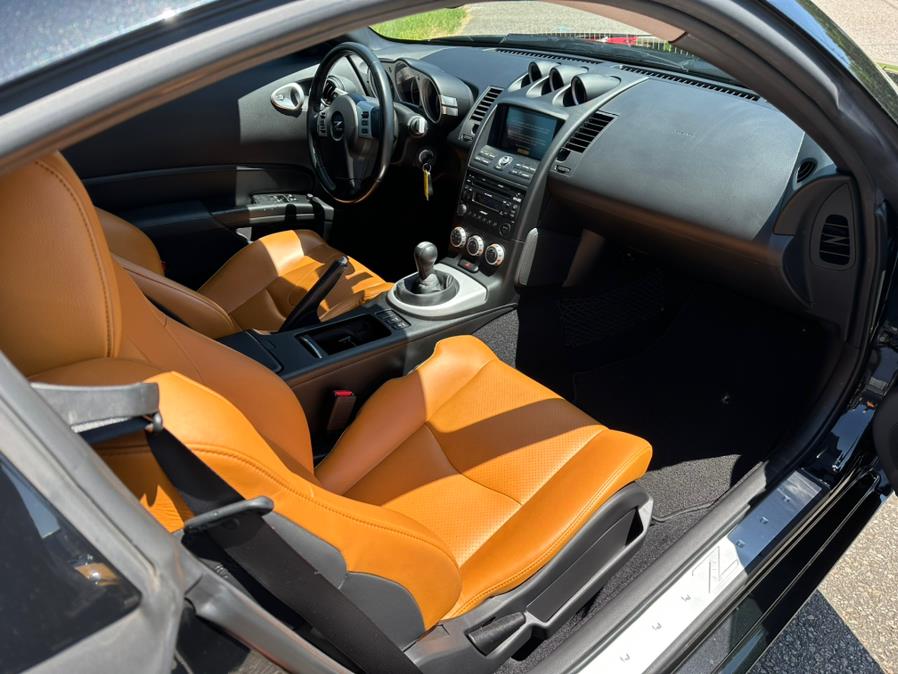 2006 Nissan 350Z 2dr Cpe Grand Touring Manual, available for sale in South Windsor, Connecticut | Mike And Tony Auto Sales, Inc. South Windsor, Connecticut 2006 Nissan 350Z 2dr Cpe Grand Touring Manual, available for sale in South Windsor, Connecticut | Mike And Tony Auto Sales, Inc. South Windsor, Connecticut
