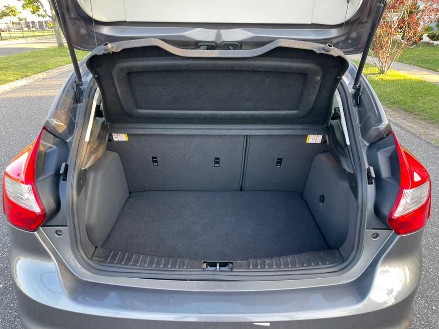 2014 Ford Focus 5dr HB SE, available for sale in Copiague, New York | Great Deal Motors. Copiague, New York 2014 Ford Focus 5dr HB SE, available for sale in Copiague, New York | Great Deal Motors. Copiague, New York