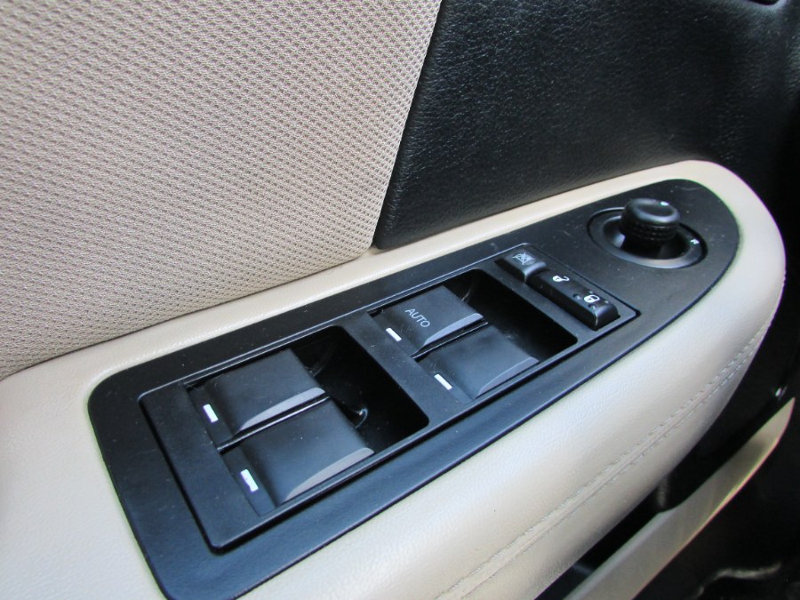 2013 Dodge Avenger 4dr Sdn SXT, available for sale in East Windsor, Connecticut | United Auto Sales of E Windsor, Inc. East Windsor, Connecticut 2013 Dodge Avenger 4dr Sdn SXT, available for sale in East Windsor, Connecticut | United Auto Sales of E Windsor, Inc. East Windsor, Connecticut