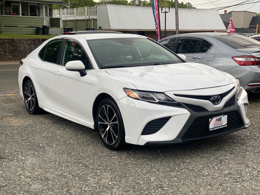 2019 Toyota Camry SE Auto (Natl), available for sale in Milford, Connecticut | Adonai Auto Sales LLC. Milford, Connecticut