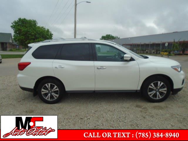 2017 Nissan Pathfinder 4x4 SL, available for sale in Colby, Kansas | M C Auto Outlet Inc. Colby, Kansas 2017 Nissan Pathfinder 4x4 SL, available for sale in Colby, Kansas | M C Auto Outlet Inc. Colby, Kansas