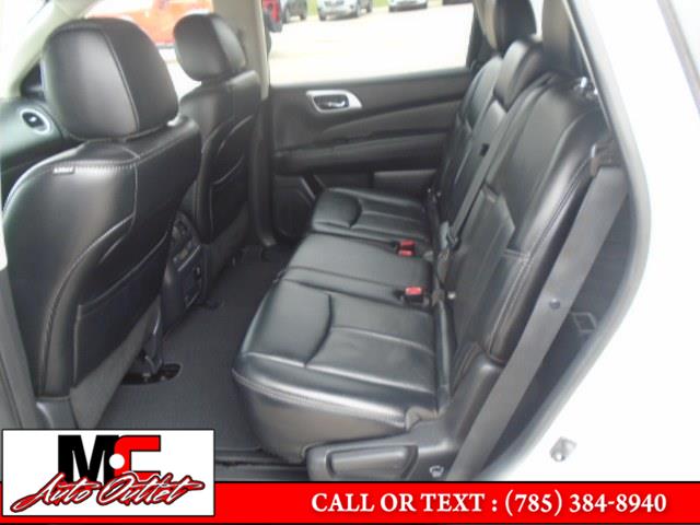 2017 Nissan Pathfinder 4x4 SL, available for sale in Colby, Kansas | M C Auto Outlet Inc. Colby, Kansas 2017 Nissan Pathfinder 4x4 SL, available for sale in Colby, Kansas | M C Auto Outlet Inc. Colby, Kansas